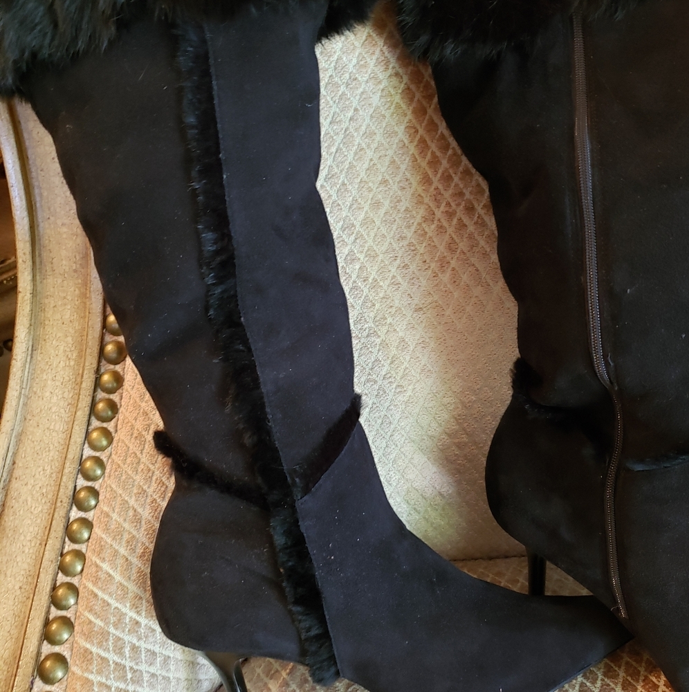 Boots - Picture 2 of 5